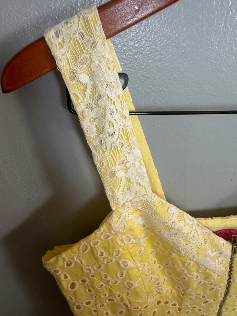 Betsey Johnson Yellow Eyelet Mini Dress Zip Front 8 - Picture 5 of 10